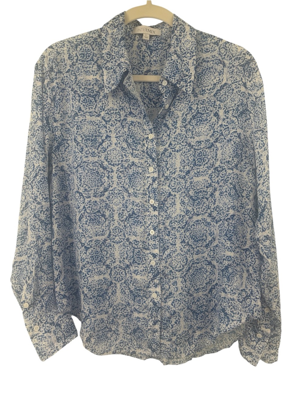 INTERMIX Blue and White Abstract Printed Button-Down Shirt Size P